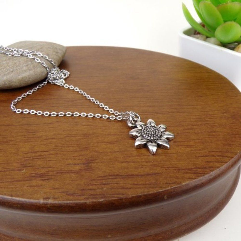 Flower silver tone Charm Necklace*/#